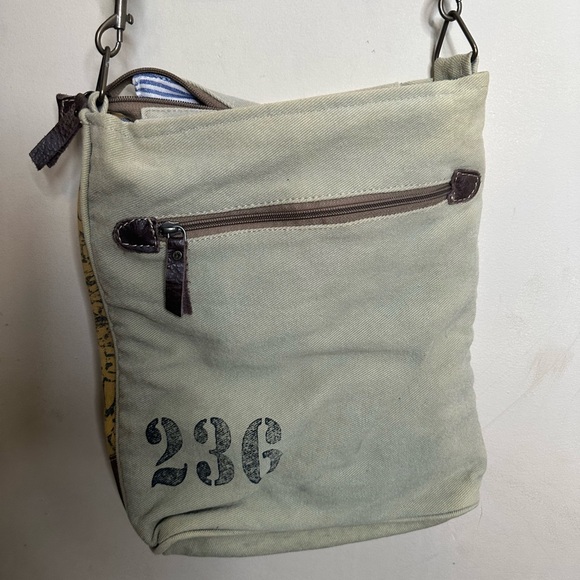 Chloe & Lex military like crossbody tote - Picture 7 of 7